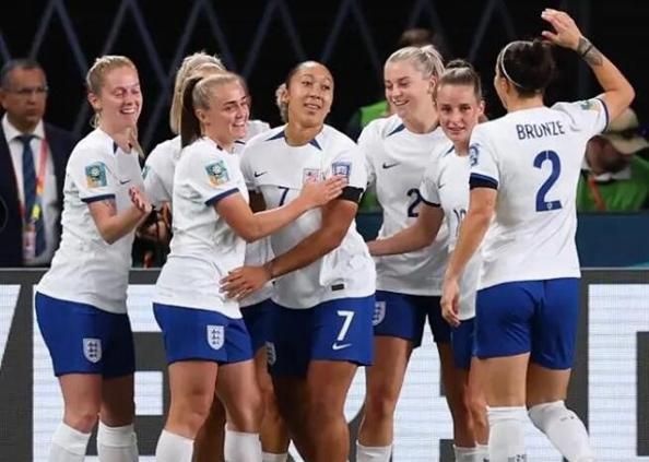 闫凤娇