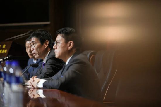 面包车里的秘密