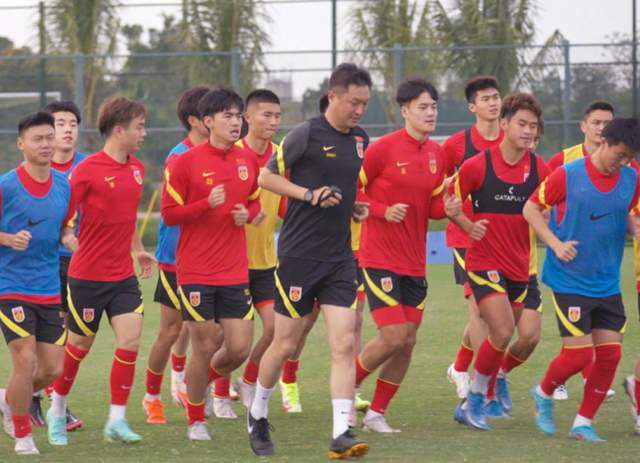 艳妇臀荡乳欲伦岳肉