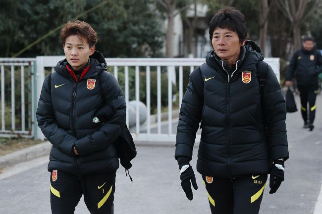 健身房里被教练c到呻吟污文